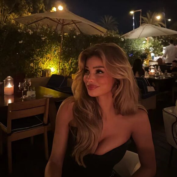 Meet your Posher, Patricia - Picture 1 of 1